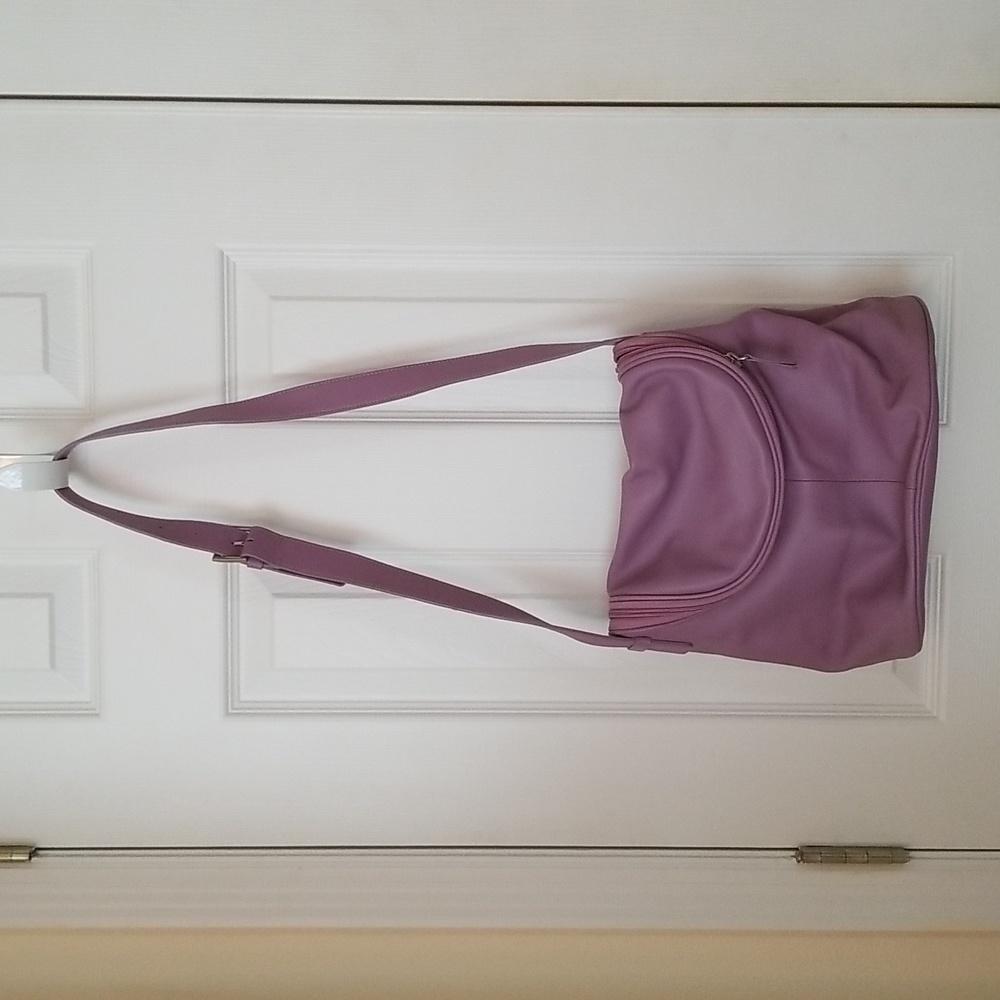 Maxx New York Leather Zip Top Bag